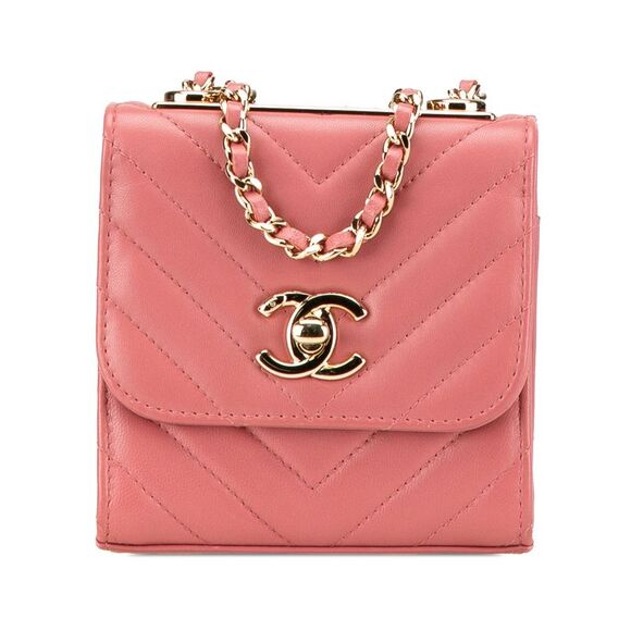 CHANEL Handbags - Chanel Mini Chevron Lambskin Trendy Cc Chain Wallet